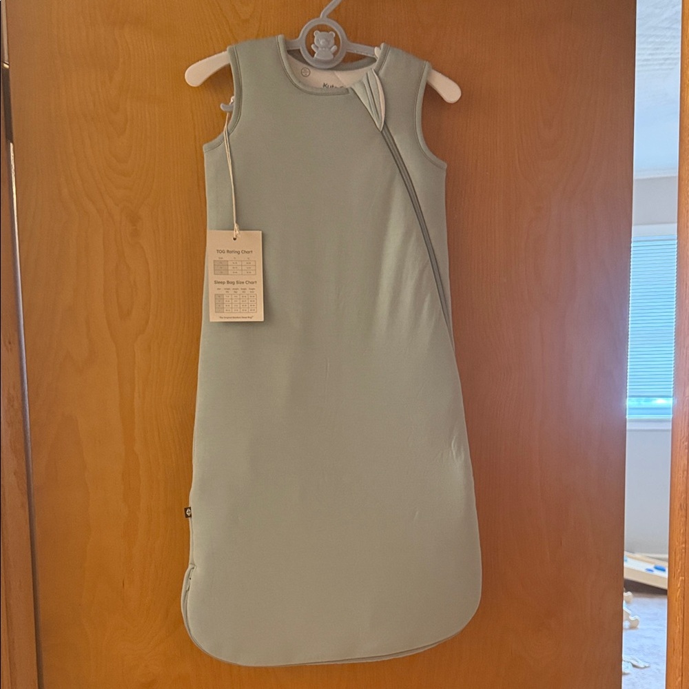 NWT size small KYTE sage sleep bag 2.5 TOG